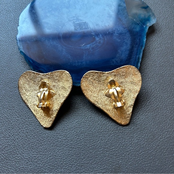 Vintage Chanel CC Heart Clip On Earrings - Picture 3 of 8